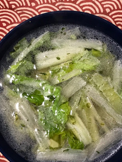 山東菜をニンニクで炒めてスープ+ディル-レシピのメイン写真