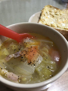 白菜とベーコンのスープ-レシピのメイン写真