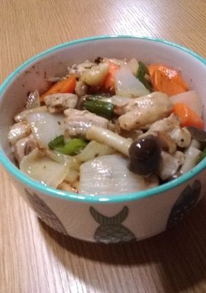 細切りとり肉と野菜のガリバタ-レシピのメイン写真