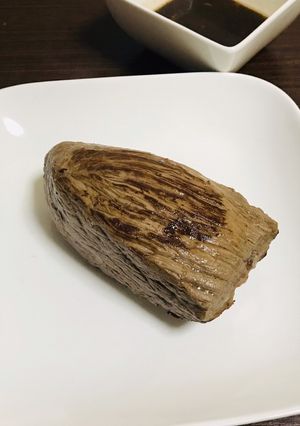 ランプ肉のステーキとガーリックソース-レシピのメイン写真