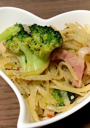 ブロッコリーとジャガイモのニンニク炒め-レシピのメイン写真