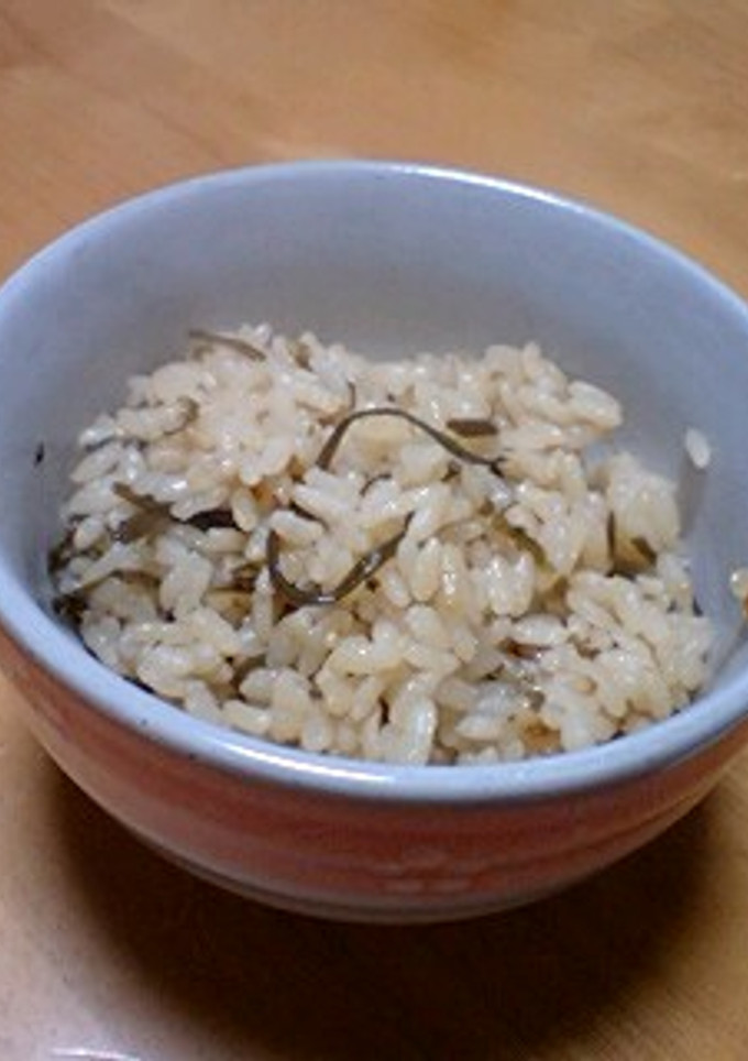簡単ー。ツナと塩昆布のご飯-レシピのメイン写真
