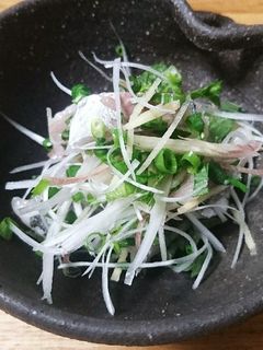 無駄なし!薬味たっぷり鯵の刺身&骨煎餅♪-レシピのメイン写真