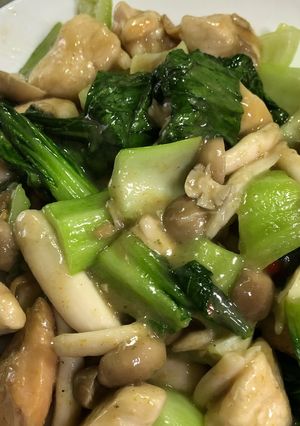 鶏胸肉チンゲン菜しめじタイカレー炒め-レシピのメイン写真