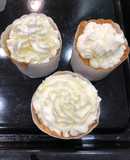 白ワイン風味生クリーム付きカップケーキ