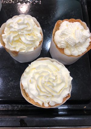 白ワイン風味生クリーム付きカップケーキ-レシピのメイン写真