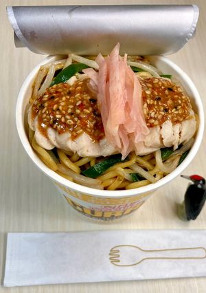 カップ焼きそば…バンバンジー(棒棒鳥)風-レシピのメイン写真
