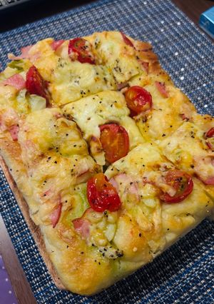 ハムトマトチーズフォカッチャ-レシピのメイン写真
