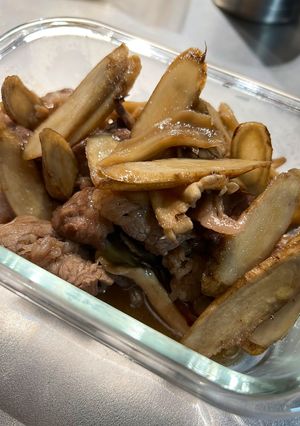 秋レシピ☆牛バラ肉とごぼうのすき焼き炒め-レシピのメイン写真