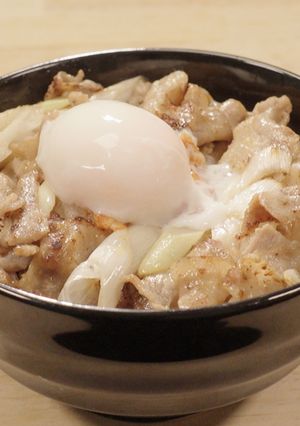 豚キムチ丼 温玉のせ-レシピのメイン写真