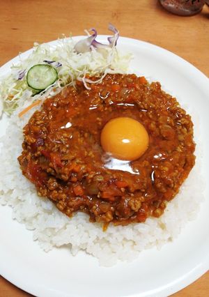 いつもの材料で簡単に！トマトドライカレー-レシピのメイン写真