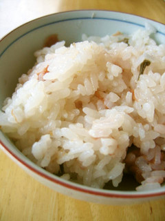 さわやかな香り 梅干し&桜の炊き込みご飯-レシピのメイン写真