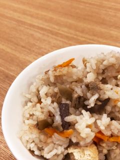 おばあちゃんの味♡牛肉炊き込みご飯-レシピのメイン写真