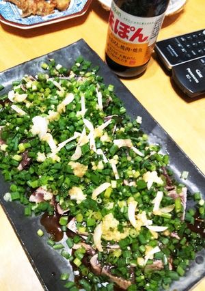 小ねぎ山盛り！うちの食べ方♪鰹のたたき-レシピのメイン写真