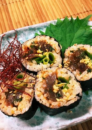カツオのお刺身で美味しいおつまみ海苔巻き-レシピのメイン写真