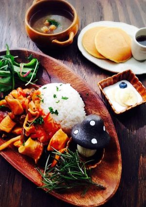 薬膳★塩麹鶏むね肉ときのこのハーブ煮込み-レシピのメイン写真
