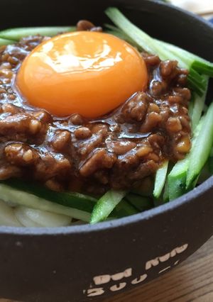 納豆入り肉味噌で甘辛ジャージャーうどん-レシピのメイン写真