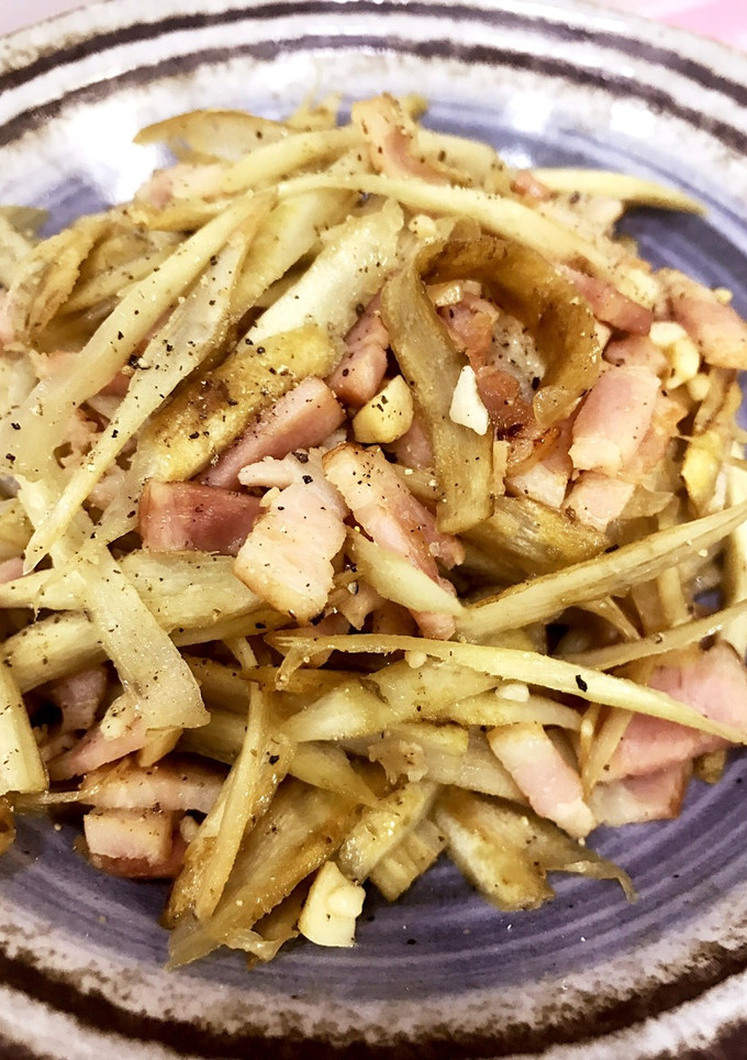 すぐできる！ごぼうとベーコンの炒め物-レシピのメイン写真