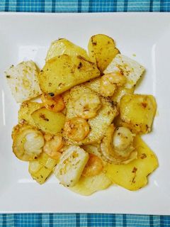 ジャガイモとシーフードのレモン風味炒め☆-レシピのメイン写真