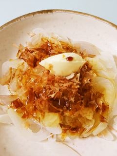 無限玉ねぎ!新玉ねぎのおかかバター醤油-レシピのメイン写真