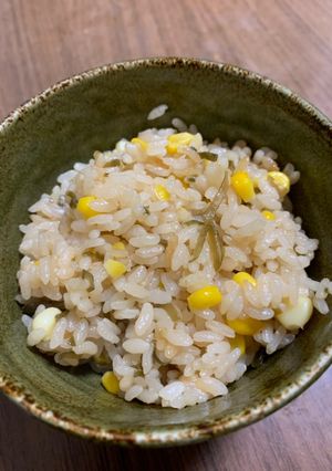 塩昆布バターが決めて！コーン炊き込みご飯-レシピのメイン写真