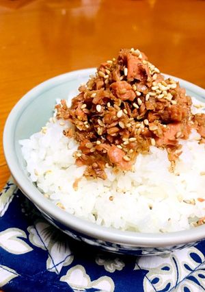 超簡単!ゴマ香る、鮭ふりかけ-レシピのメイン写真