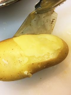 トングを使って簡単皮剥き-レシピのメイン写真