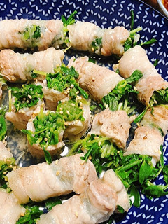 【レンジで簡単♪】豆苗の豚バラ巻き-レシピのメイン写真