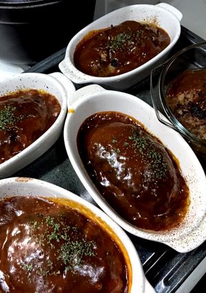 おねころりんのデミグラスソースハンバーグ-レシピのメイン写真