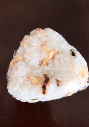 シャケ玉子昆布おにぎり-レシピのメイン写真
