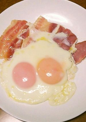 ベーコンエッグ-レシピのメイン写真