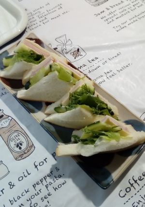 フリルレタス入りサンドイッチ。ランチ-レシピのメイン写真