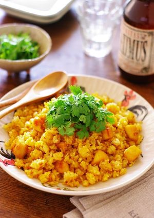 鶏胸肉とパクチーのエスニック風チャーハン-レシピのメイン写真