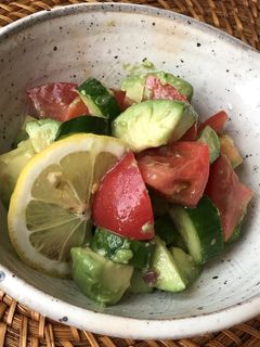 アボカドトマトサラダ-レシピのメイン写真