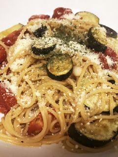 ズッキーニとミニトマトのパスタ-レシピのメイン写真