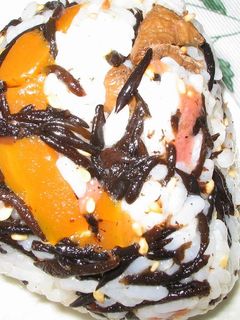 簡単!! ひじきの煮物で本格おにぎり✿-レシピのメイン写真