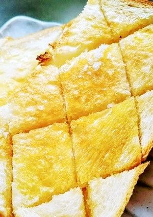 ちょっと美味しい蜂蜜オリーブ塩トースト☆-レシピのメイン写真