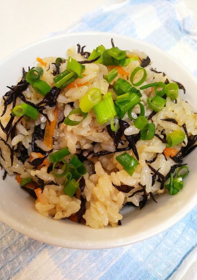 生ひじきとツナの炊き込みご飯♪-レシピのメイン写真