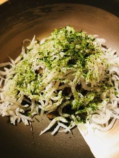 毎日の納豆●しらす&納豆にあおさをかけて-レシピのメイン写真