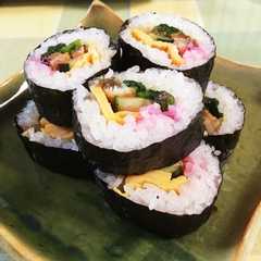 รูปของ うちの巻き寿司(太巻き)