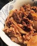 めちゃうま！新玉ねぎたっぷり牛丼