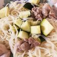 ズッキーニと鳥モモ肉のあえ素麺