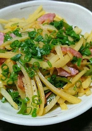 じゃがいもとベーコンのガリバタ醤油炒め-レシピのメイン写真