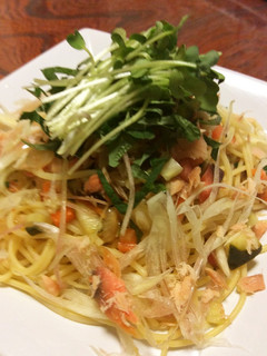 鮭茶漬けとみょうがのスパゲティ-レシピのメイン写真