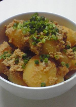 ハマる美味しさ☆新じゃがのゴマ味噌煮-レシピのメイン写真