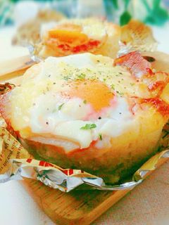 HB*卵半熟!ベーコンエッグトマトパン-レシピのメイン写真