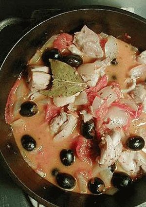 キッチン・ダッチャーへの道　～チキン＆黒オリーブの完熟トマト煮込み～-レシピのメイン写真