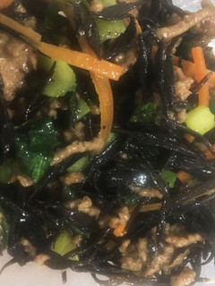 ひじきと小松菜の肉炒め-レシピのメイン写真