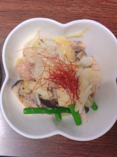 キャベツときのこと鮭のバター炒め-レシピのメイン写真