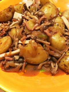 新じゃがとイカの塩辛のイタリアン風炒め-レシピのメイン写真